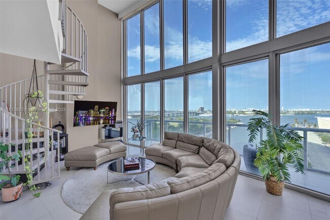 Primary Photo - 888 Biscayne Blvd