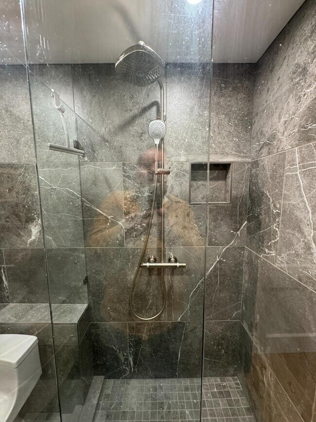 Building Photo - 1525 N Front St