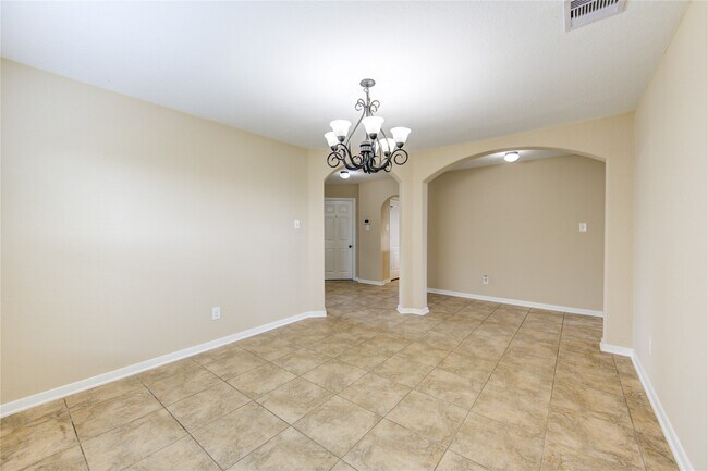 Building Photo - 26727 Henson Falls Dr