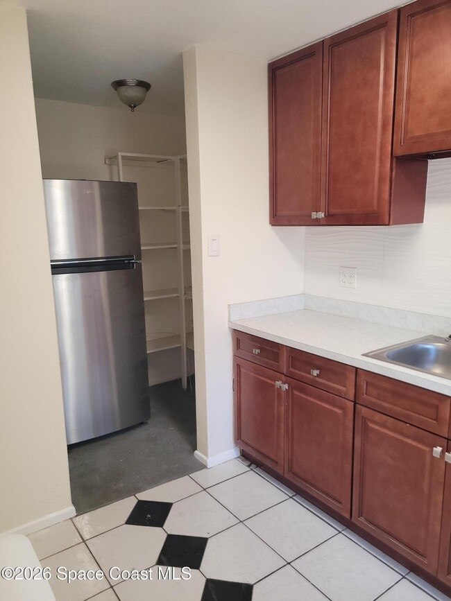 Building Photo - 807 E Azalea Ct