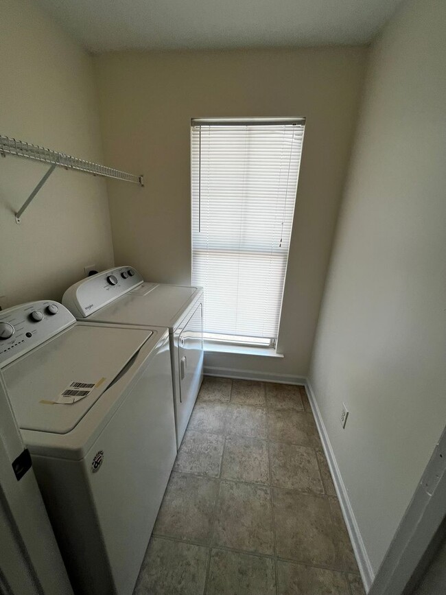 Building Photo - Beautiful 4 bedroom 2 bath in Phenix City, AL