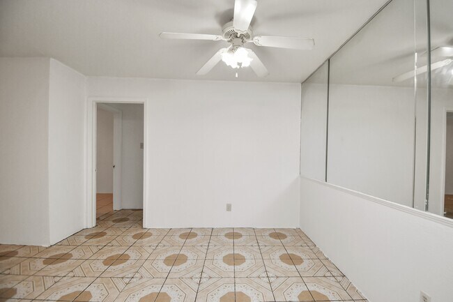 Building Photo - 9700 Leawood Blvd