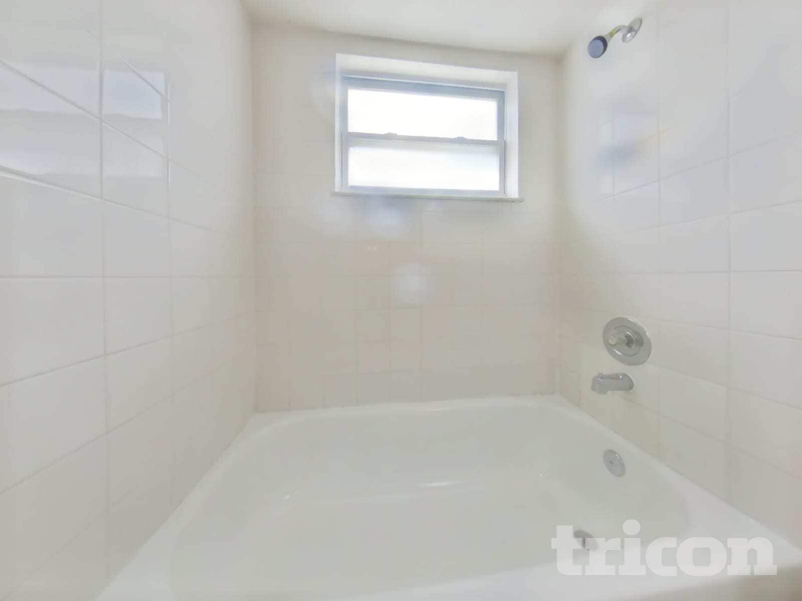 Building Photo - 802 Gullberry Ln