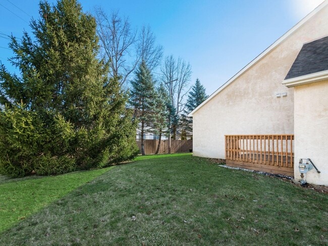 Building Photo - 532 Radcliff Dr