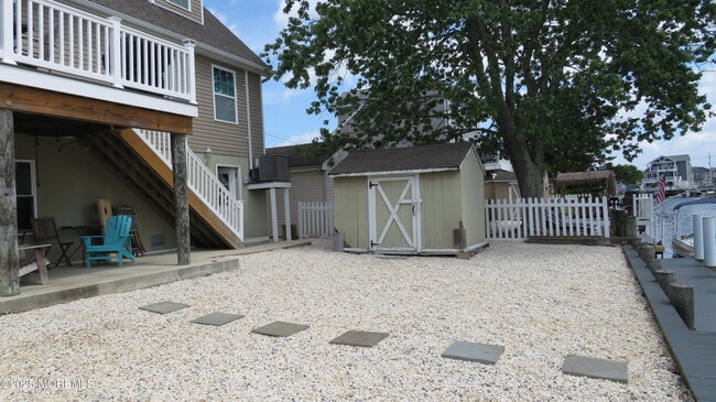 Building Photo - 61 Albert Dr