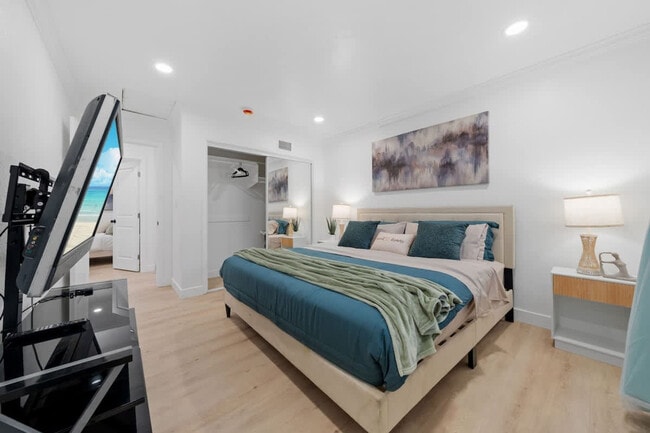 Building Photo - 5048 Bluff Pl