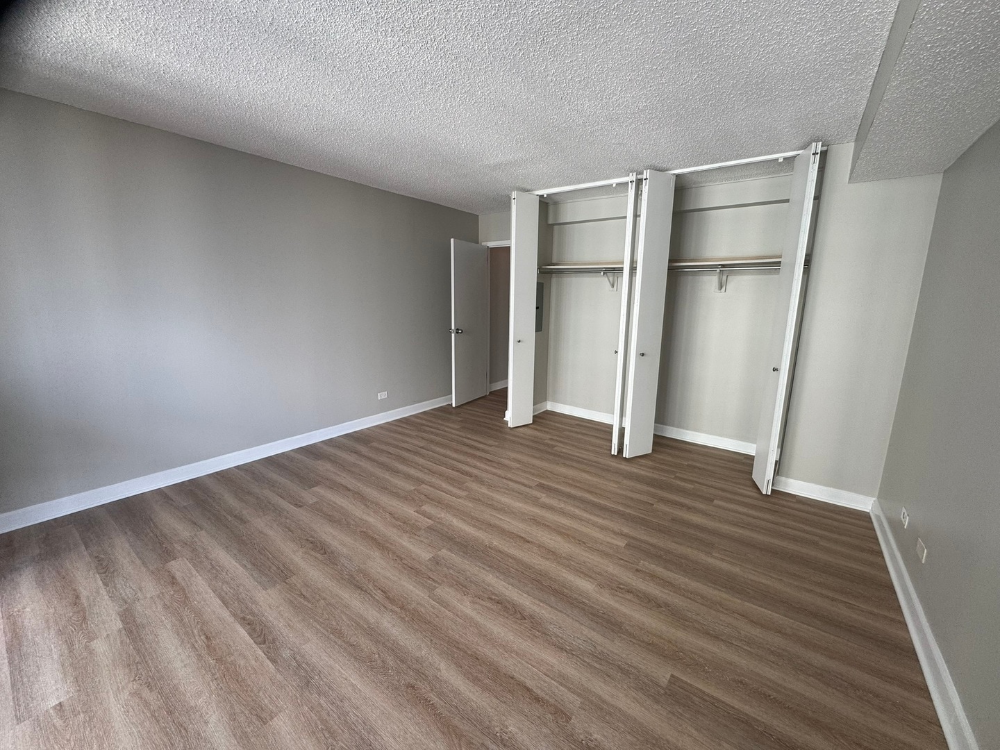 Building Photo - 10 E Ontario St