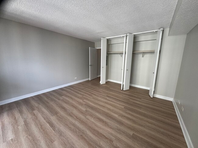 Building Photo - 10 E Ontario St