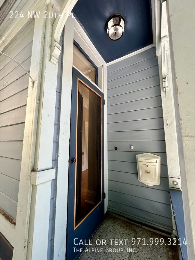 Building Photo - 224 NW 20th Pl