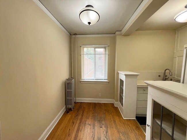 Building Photo - $500 OFF YOUR FIRST MONTH! Spacious studio...