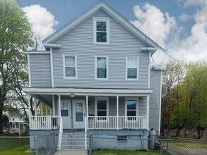 Building Photo - 155 Cedar St