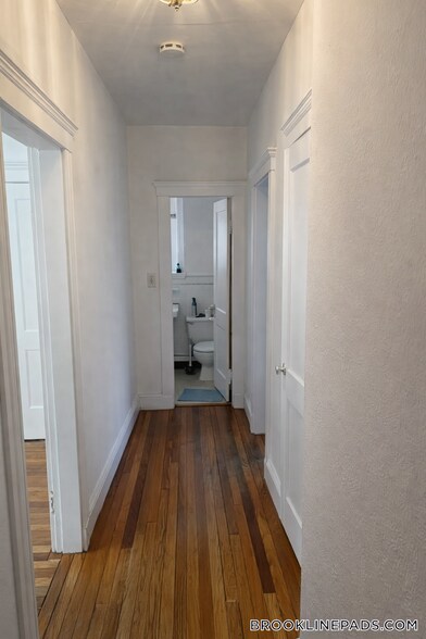 Building Photo - 9 James St