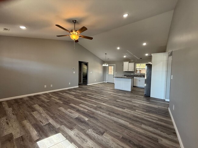 Building Photo - New Construction - 3 bedroom, 2 bath home for lease outside Poplar Bluff