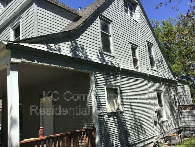 Building Photo - 107 Clinton Pl