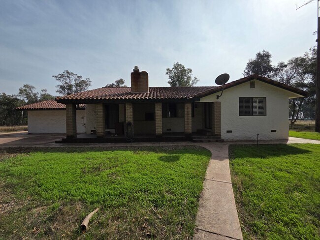 Building Photo - REDUCED!!!