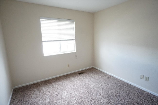 Building Photo - 9392 Burlington Ln