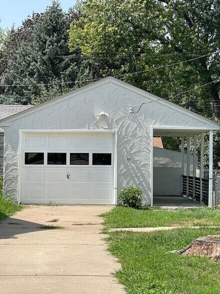 Primary Photo - 2313 S 4th Ave