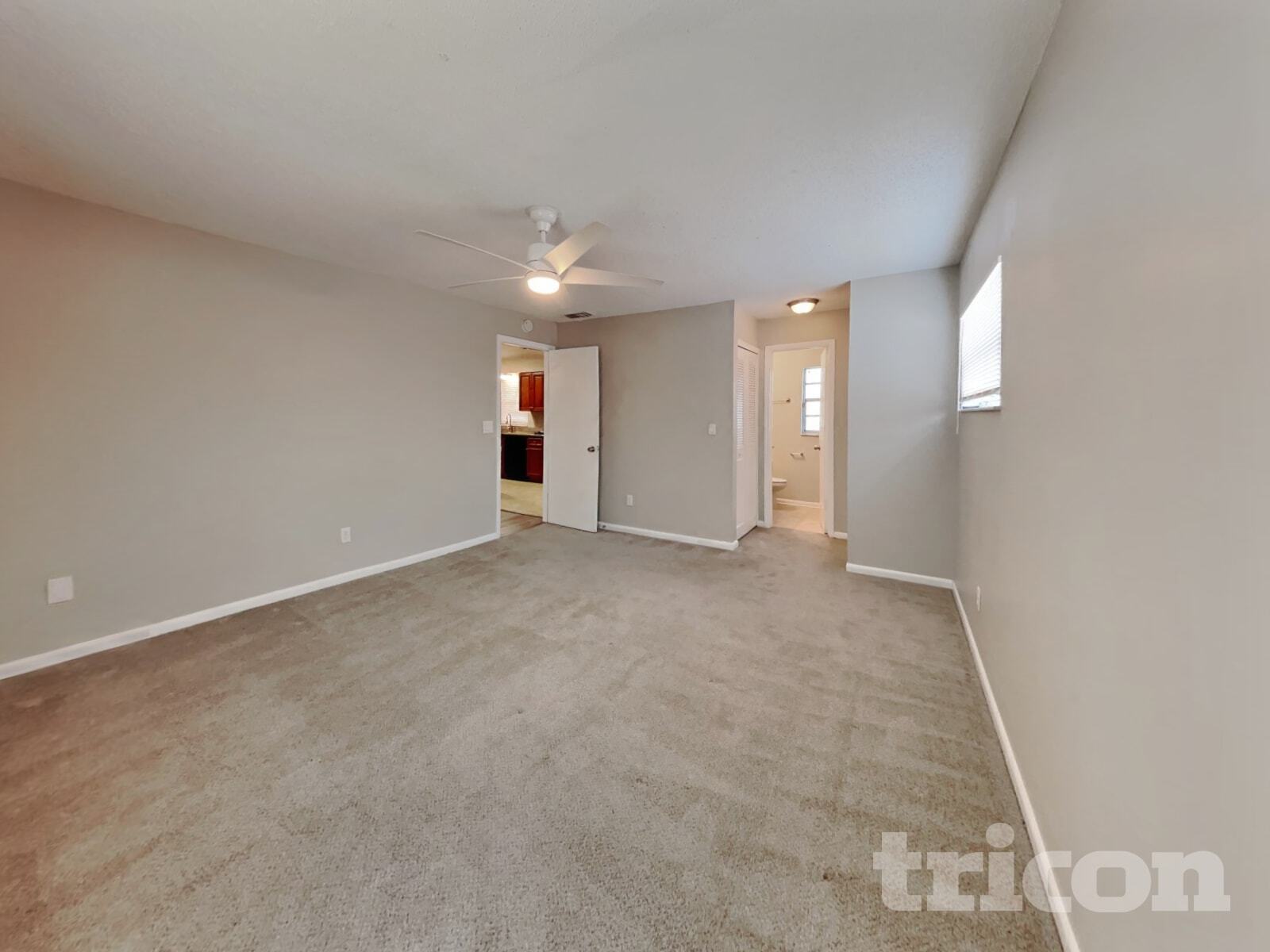 Building Photo - 1002 Saxon Ct