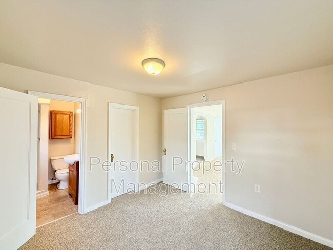 Building Photo - 1337 Z St