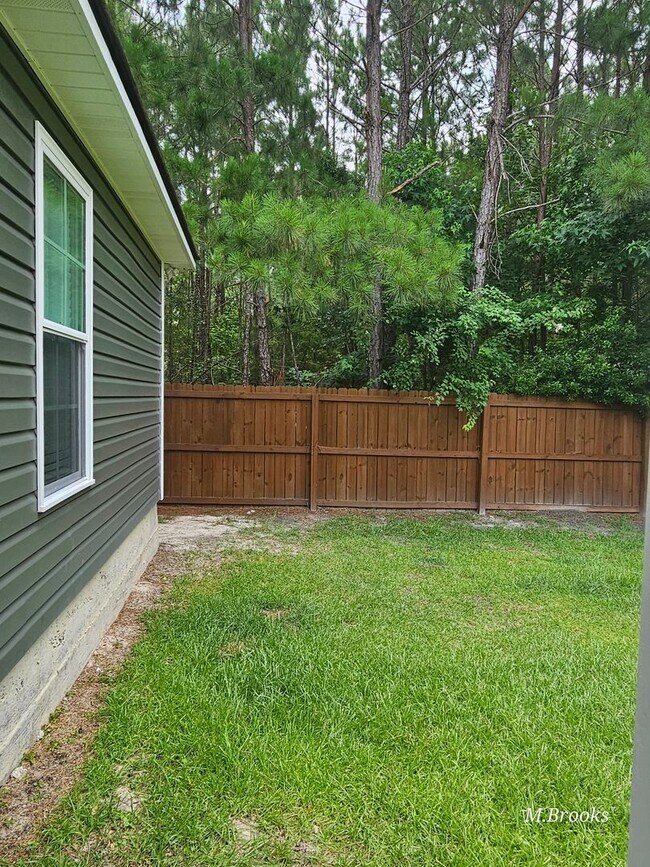 Building Photo - 1704 Almond Tree Pl