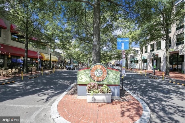 Building Photo - 2465 Army Navy Dr