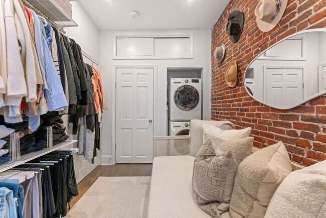 Building Photo - 91 Waltham St