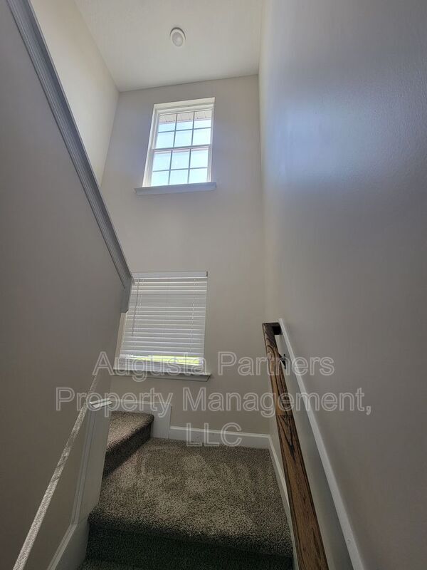 Building Photo - 6026 Clifford St