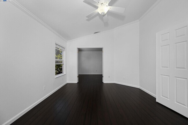 Building Photo - 166 Blackstone Dr