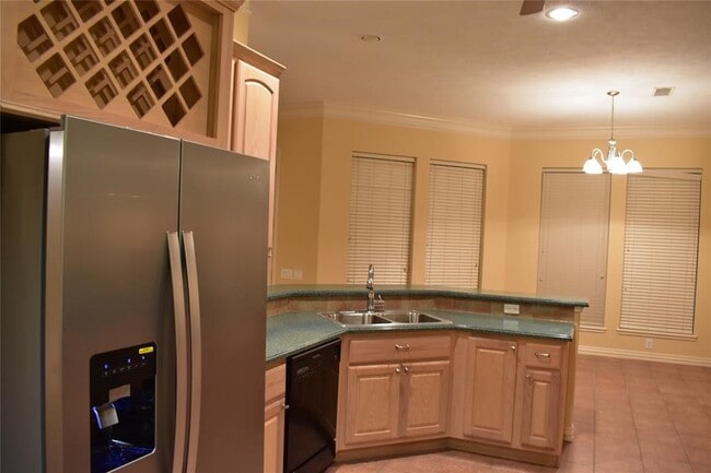 Building Photo - 11110 S Reach