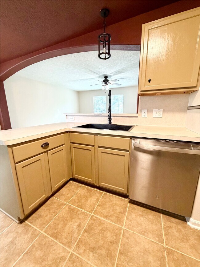 Building Photo - 13952 Buckskin Dr