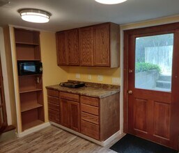 Building Photo - 5 Maryland Ave