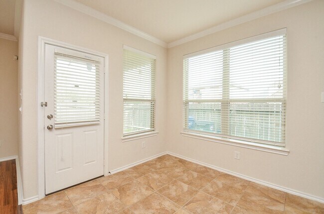 Building Photo - 3119 Balch Springs Ln