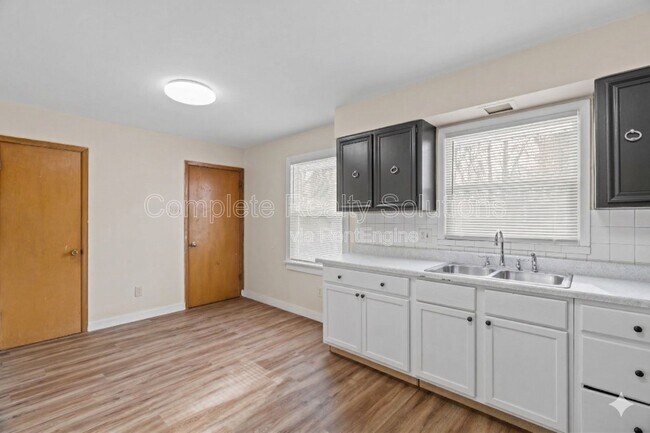 Building Photo - 7486 Castro Dr