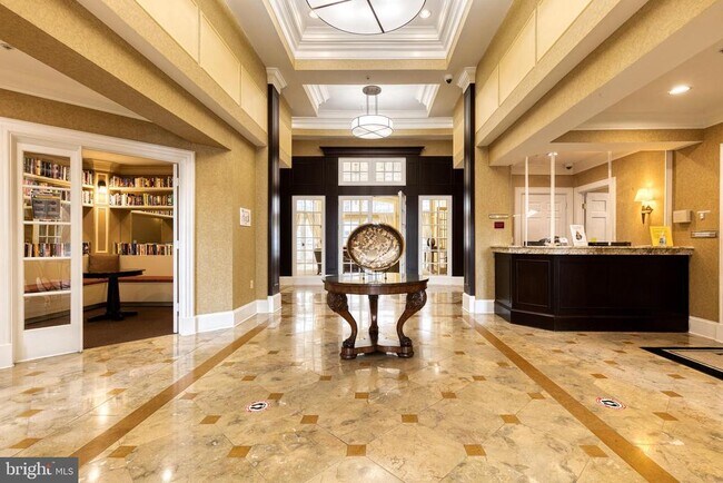 Building Photo - 400 Symphony Cir