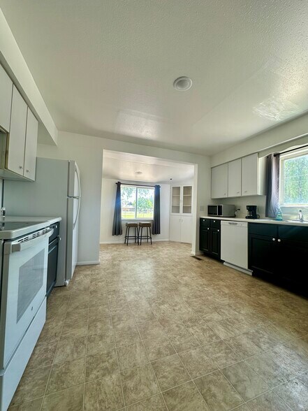 Kitchen - 309 N 200 W