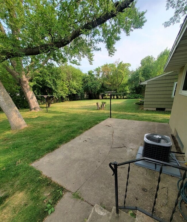 Building Photo - 1760 City Heights Dr