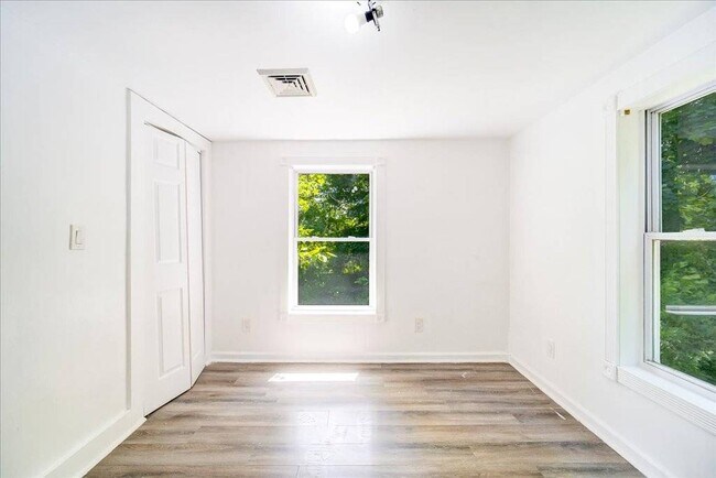 Building Photo - 629 S Rd