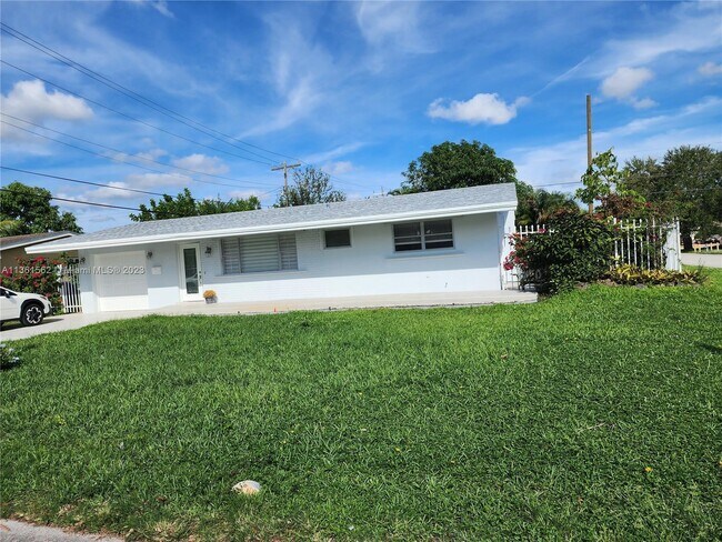Primary Photo - 7601 NW 15th St