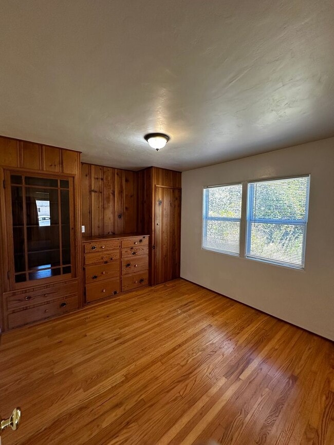 Building Photo - Charming Southside Home