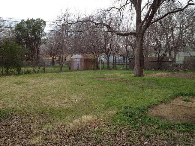 Building Photo - 4812 Roanoke St