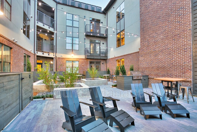 Building Photo - 255 E Boyd Dr