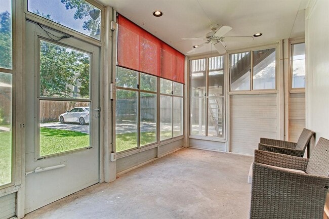 Building Photo - 2415 Huldy St