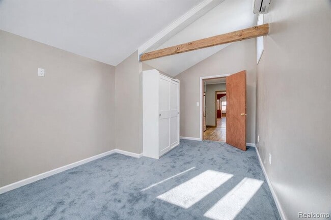 Building Photo - 321 Longspur Ln