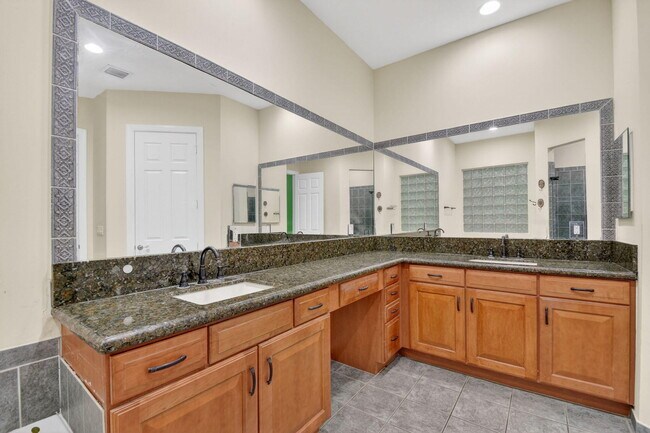 Building Photo - 10247 Isle Wynd Ct