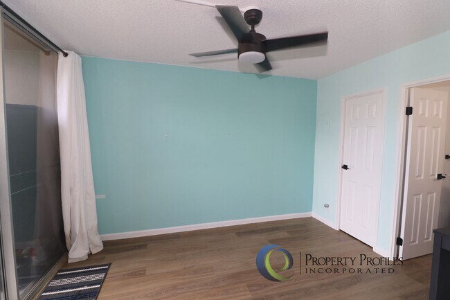 Building Photo - Ground Floor 1 bedroom 1 bath with 2 lanai...