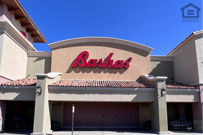 Building Photo - 3Bed/2Bath House in Avondale! Ready for Immediate Move-In! – RV GATE!
