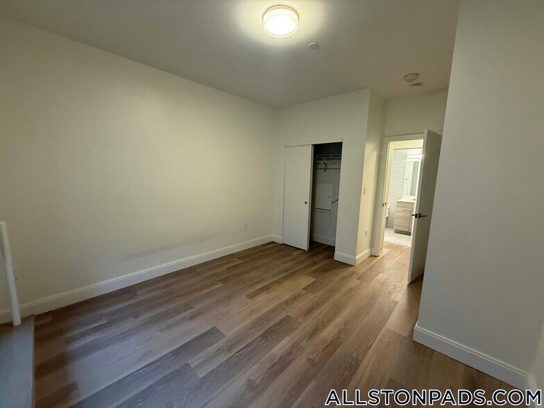 Building Photo - 1079 Commonwealth Ave