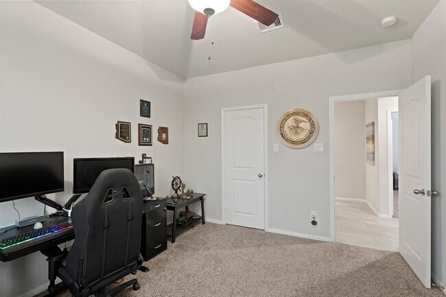 Building Photo - 18018 Svensson Slade Ln