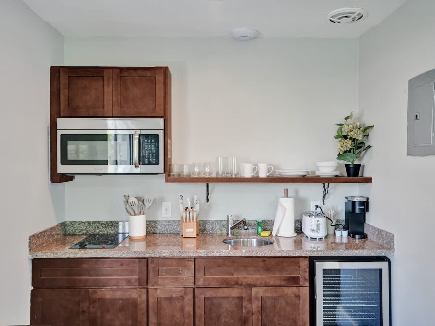 Building Photo - 3208 NE 9th St