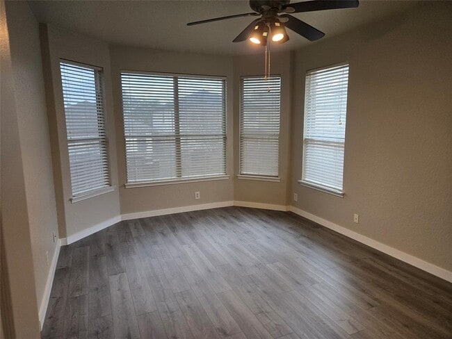 Building Photo - 12127 Medina Ml